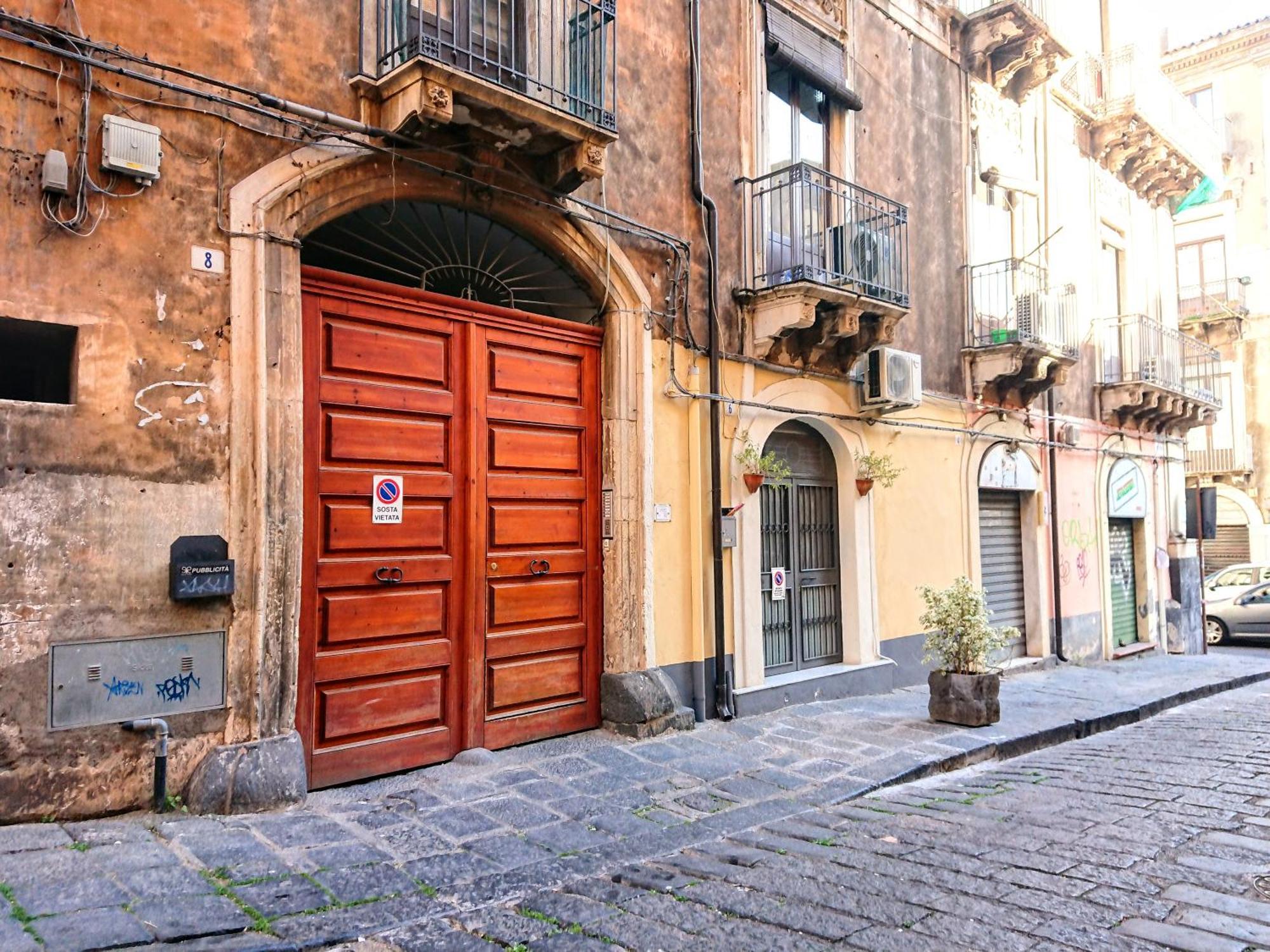Siculi Central Apartment Catania-Fontanarossai nemzetközi repülőtér Kültér fotó