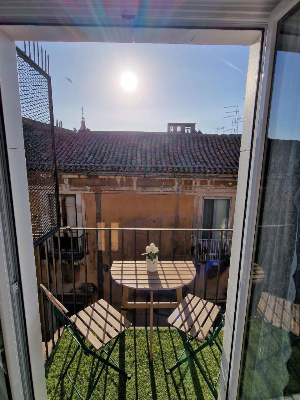 Siculi Central Apartment Catania-Fontanarossai nemzetközi repülőtér Kültér fotó