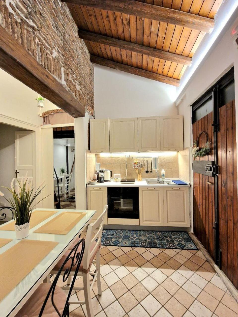 Siculi Central Apartment Catania-Fontanarossai nemzetközi repülőtér Kültér fotó
